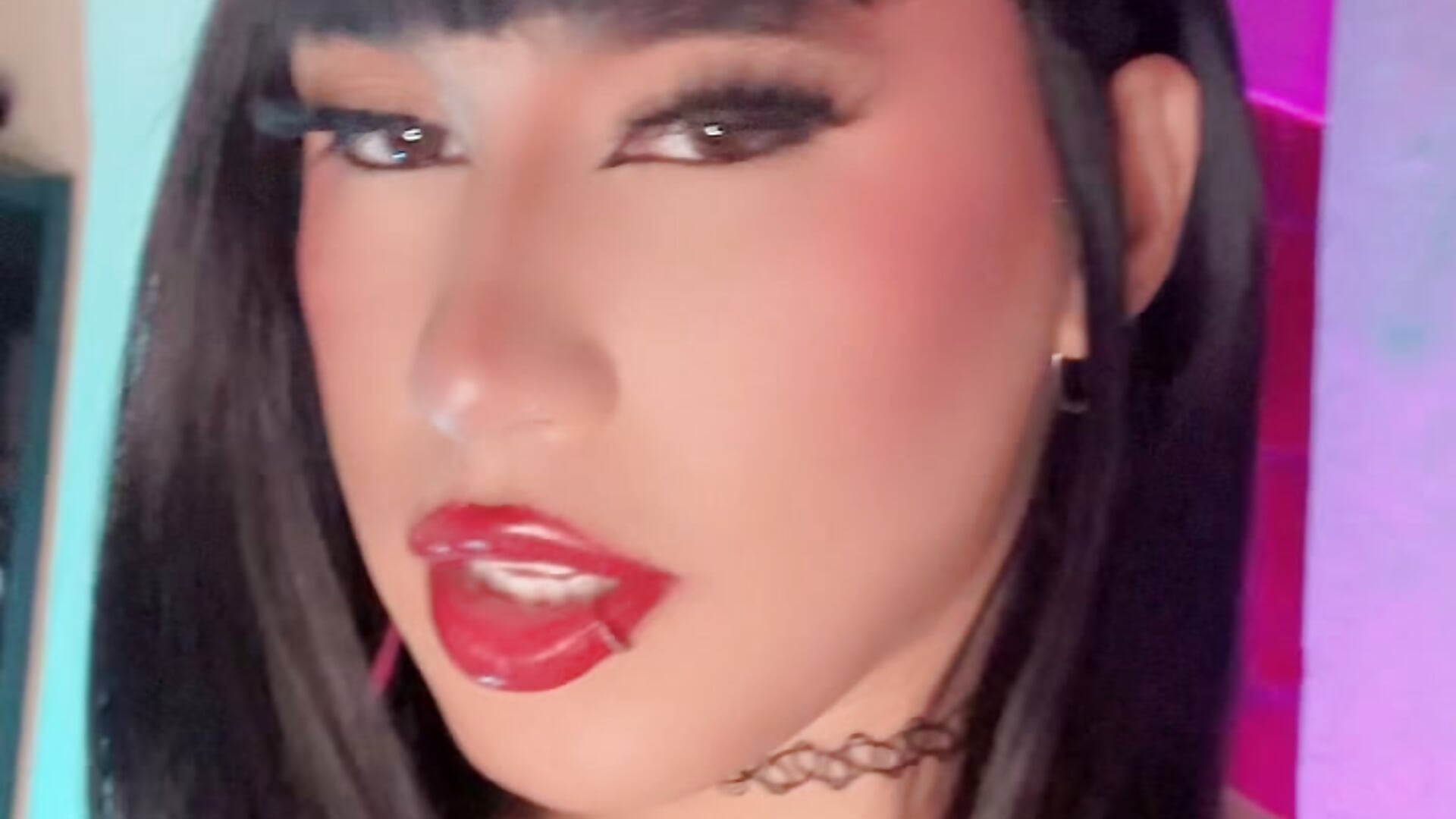 mmmmm - video by QueenAri_ cam model