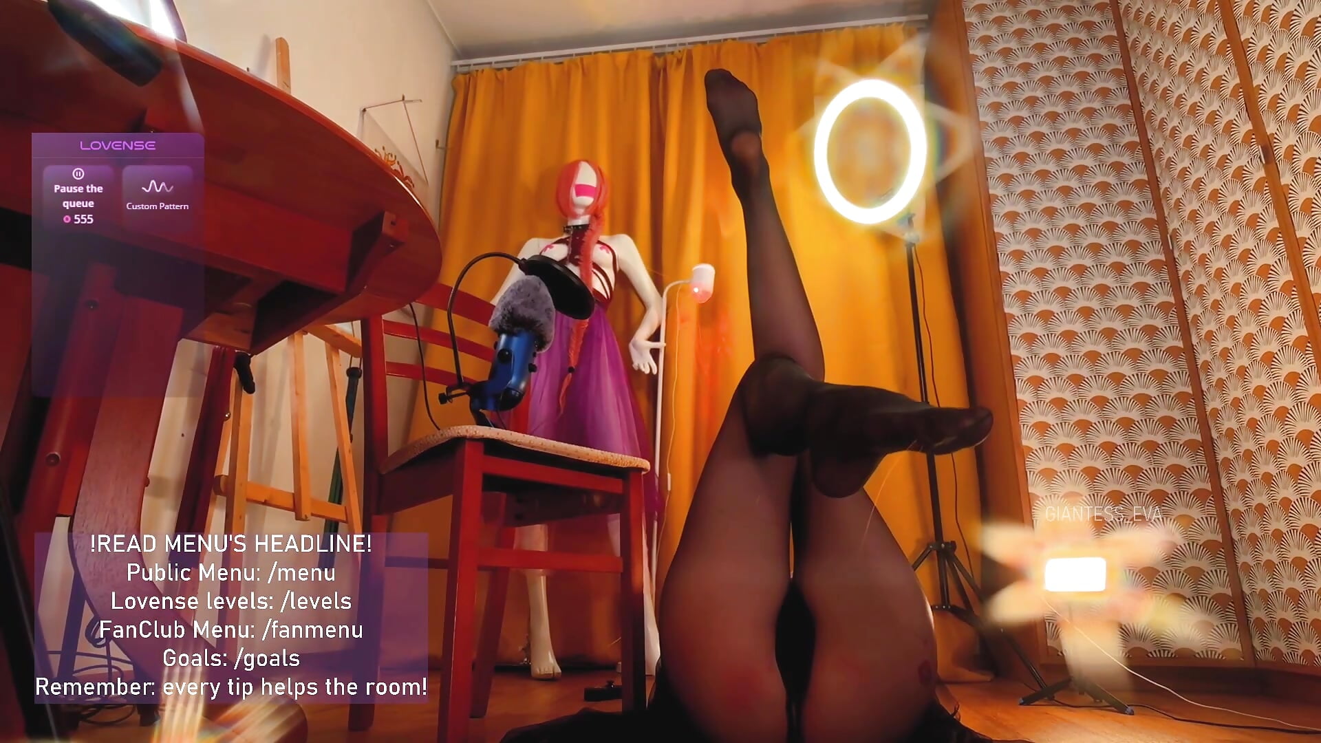 Another stream flashback just to remind you how much you miss my mesmerizing legs, shorties! - video by Giantess_Eva cam model