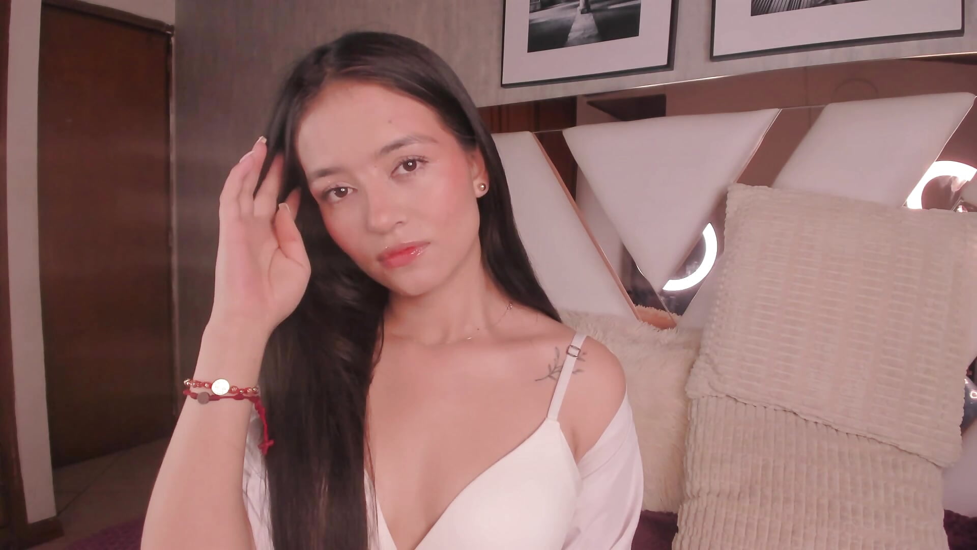 🔥Greetings from Amelie to you!! A big kiss...💋 - video by HaathorX cam model