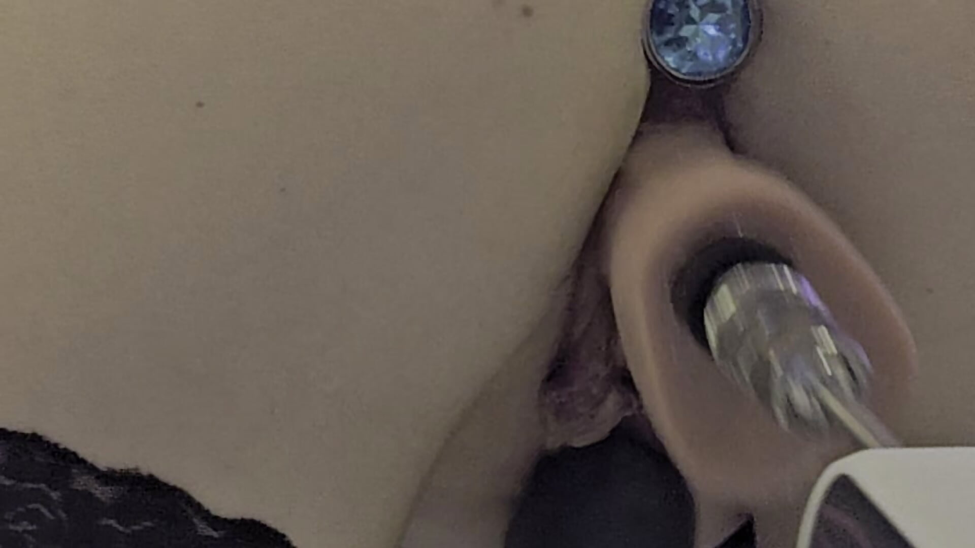 They fuck me in doggy style with a plug in my ass, I spank my ass hard - video by Amelia-Rose666 cam model