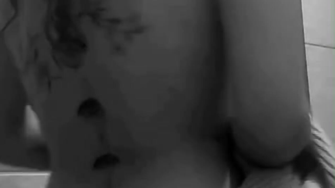 VID-20260115-WA0436.mp4 - video của người mẫu cam PiscianaLesbic4