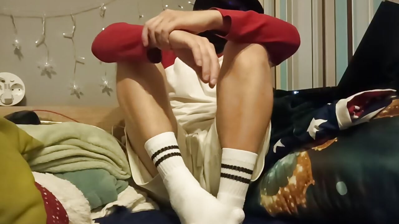 Jerking off a cock and my hot ass with socks - copy 15 Aug 23:51 – video af evilku cam-model