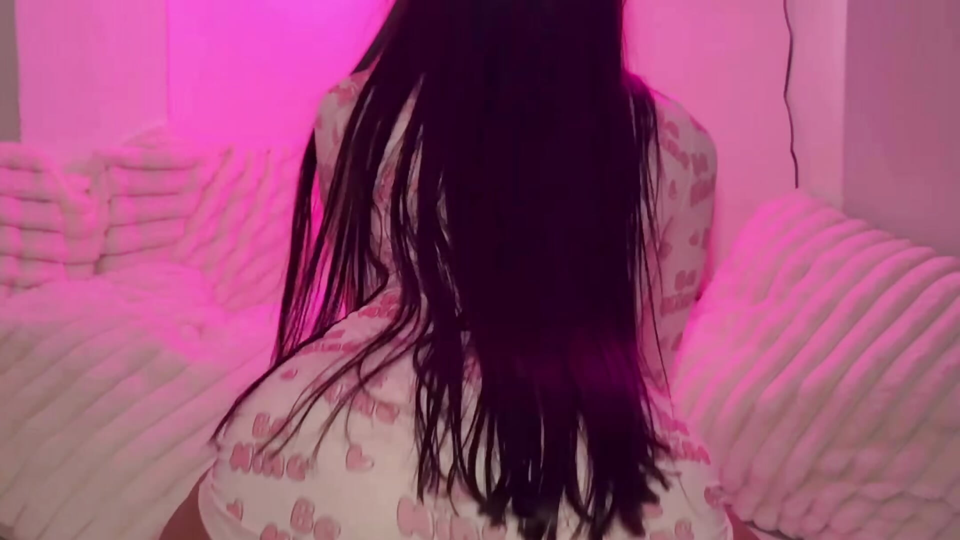 Moving my ass🔥😍 - video by Julieta_Duque cam model