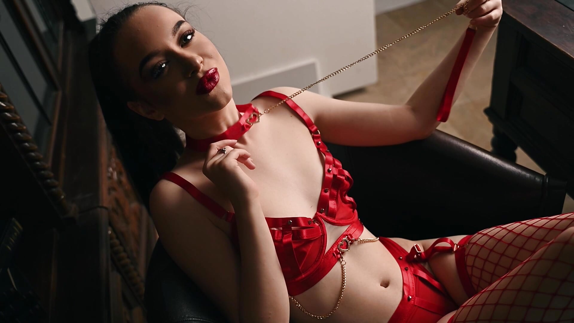 Red passion - video by AlessiaVoss cam model