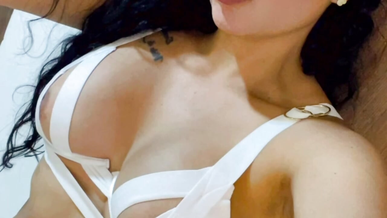 Hot 🥵– FOX_LATINA kameramodell videója