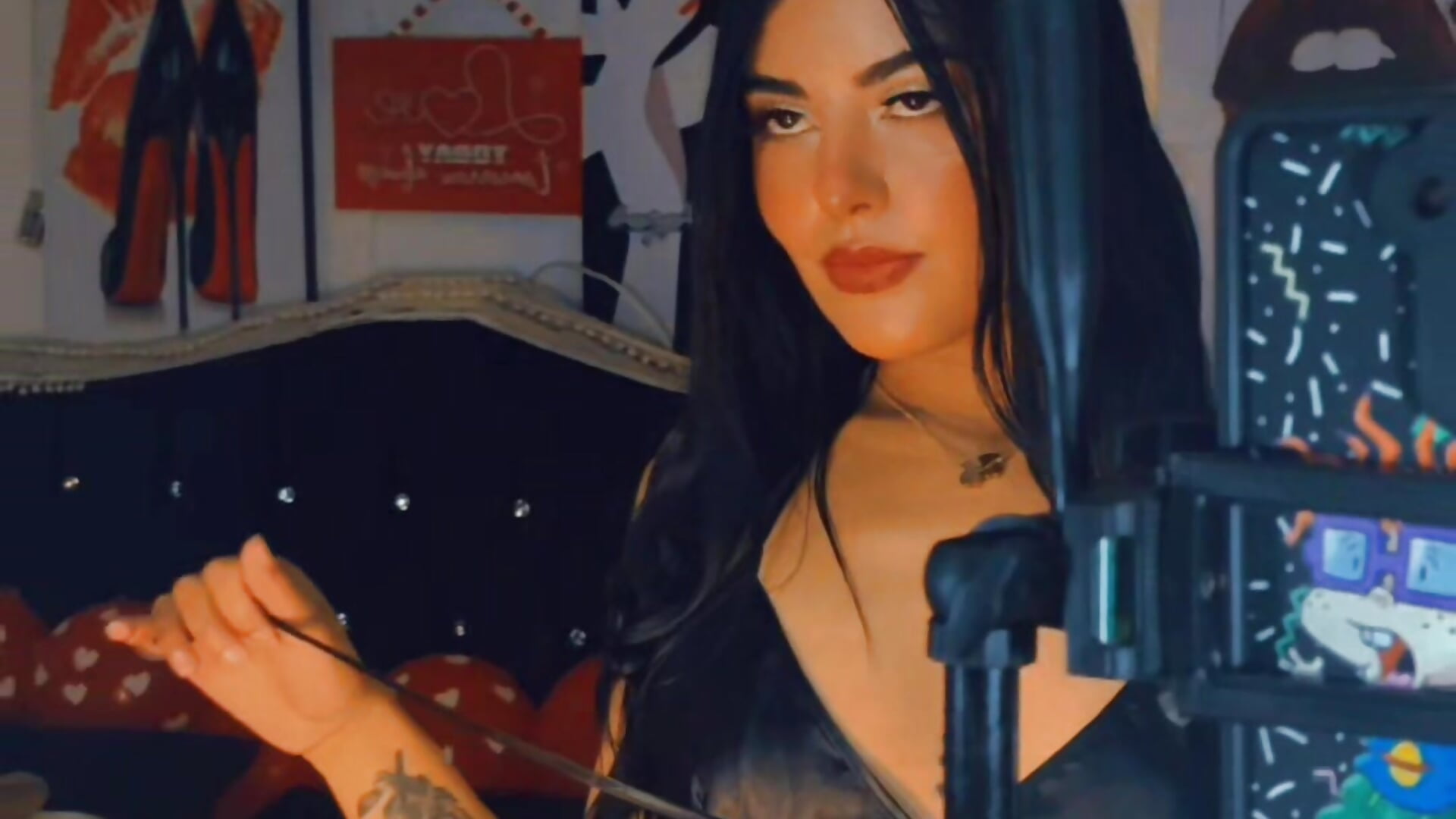 Come and let's experience a passionate evening🖤 - video av ValeNiitaLuv cam-modell