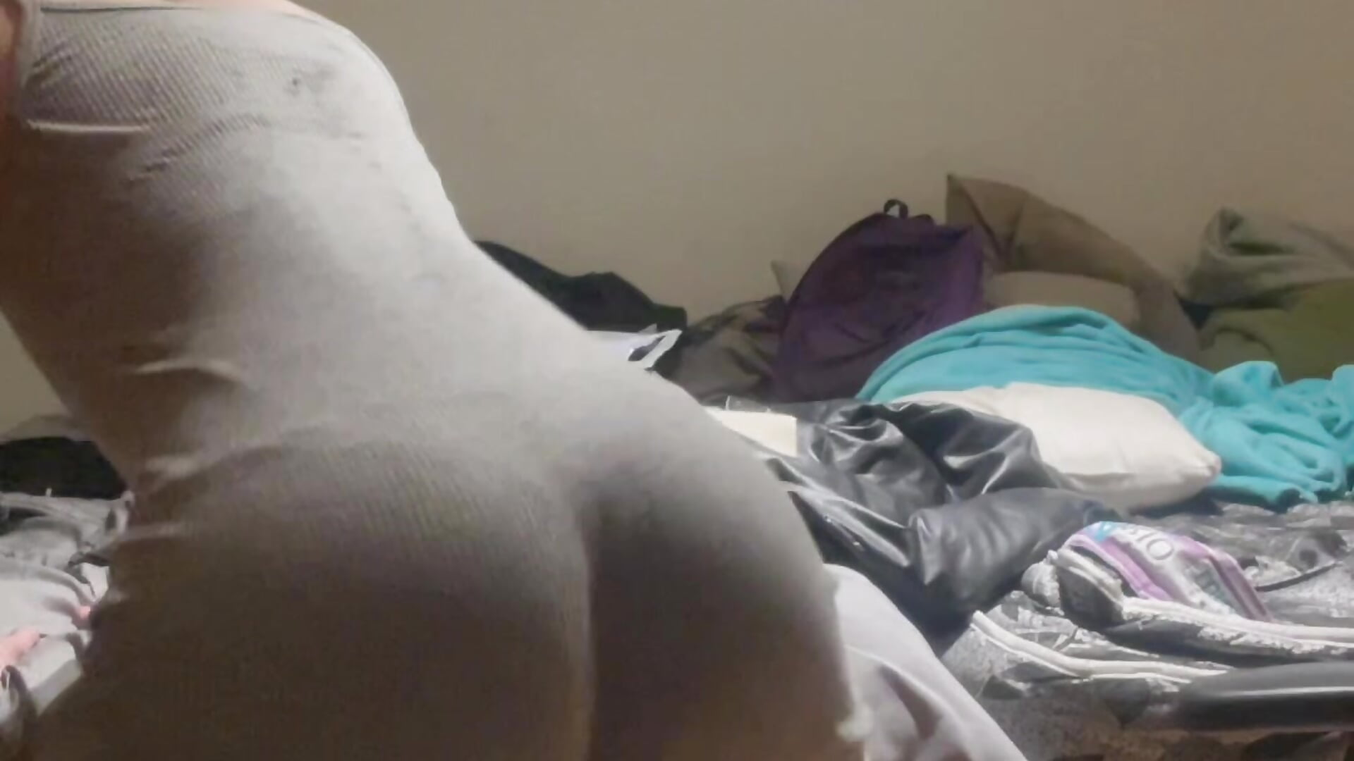 Femboy twerking with a dress - video by keytemptation cam model