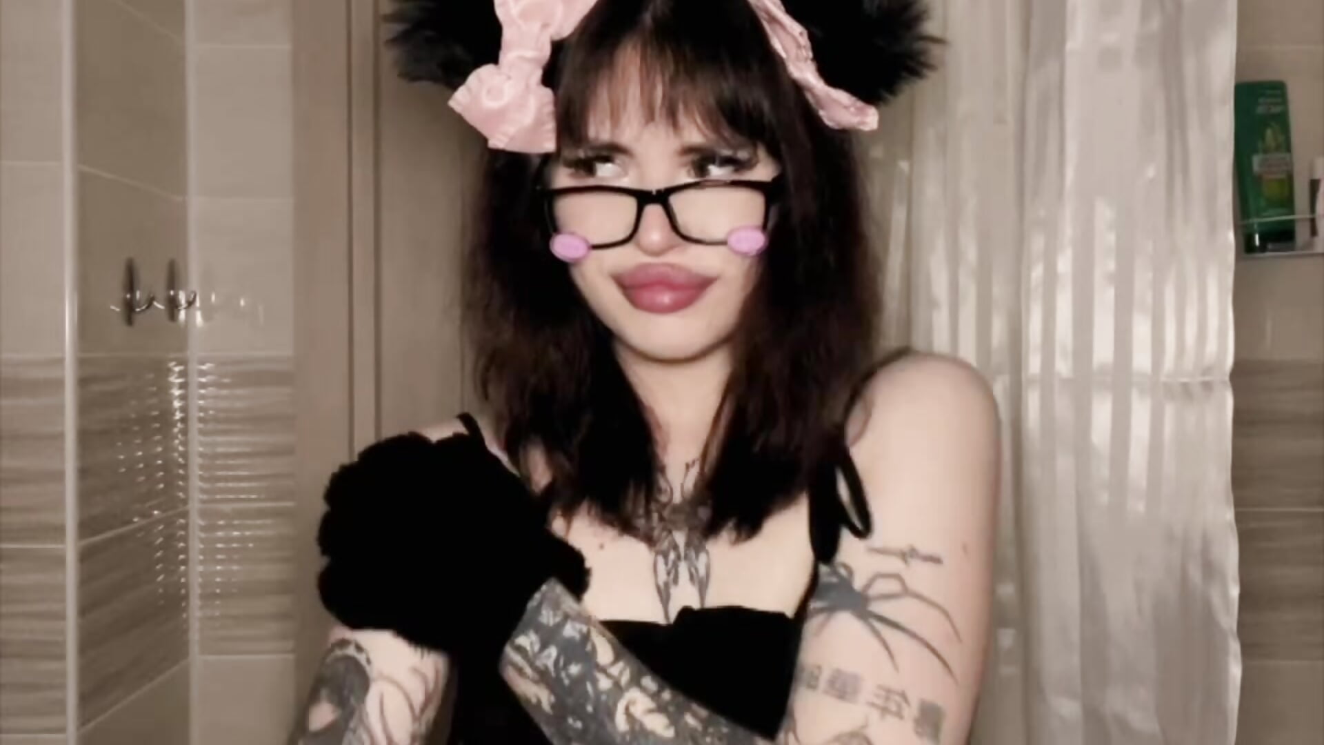 Reflex motion 🤸🏻‍♀️ - video by Eva_Sonic cam model