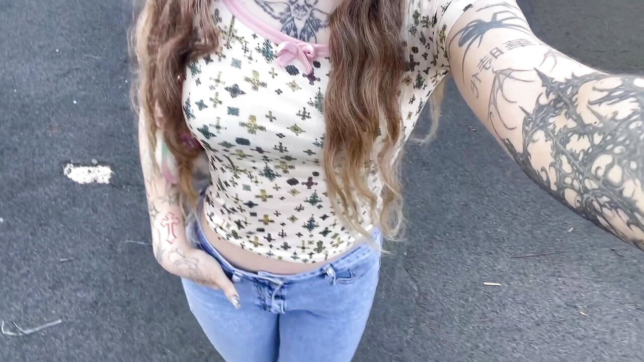 walking outside pt4 ☄️ - video by Eva_Sonic cam model
