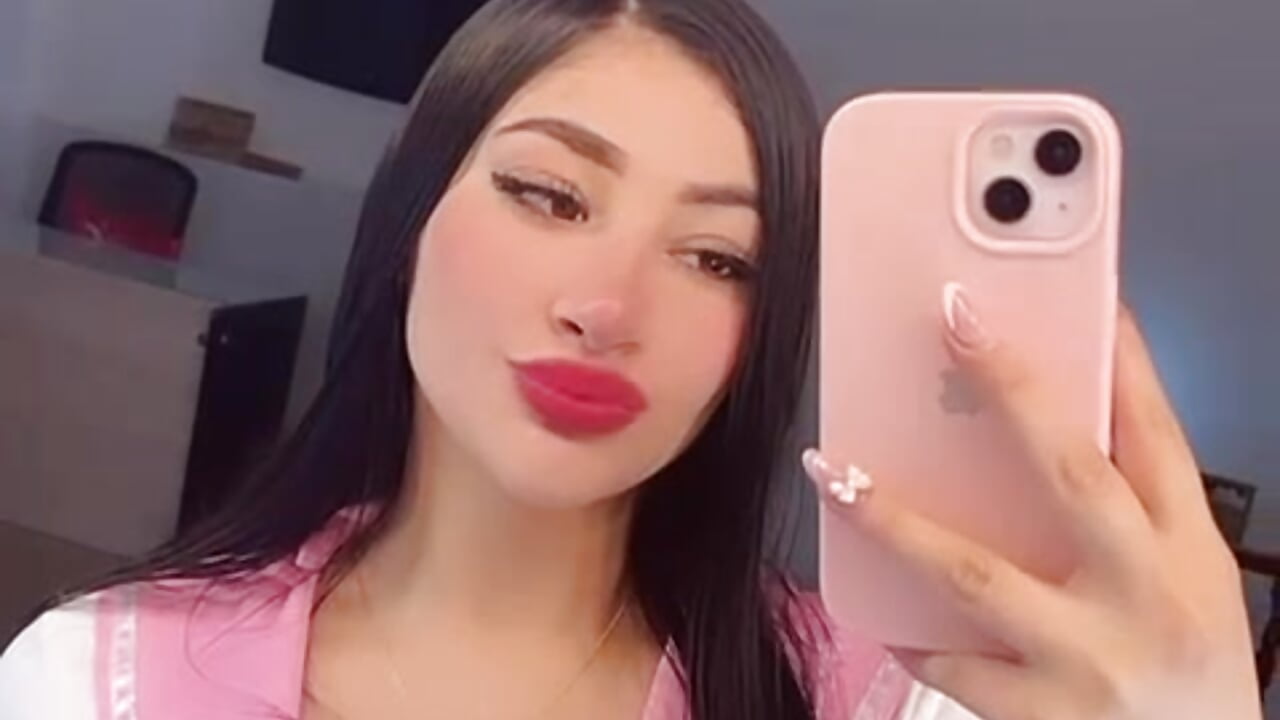 Something special for you 😘 - video by EmilyCley cam model