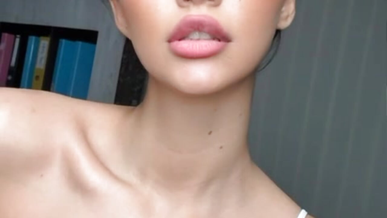 kiss me  here; kiss me down - OfficeGirls主播的视频