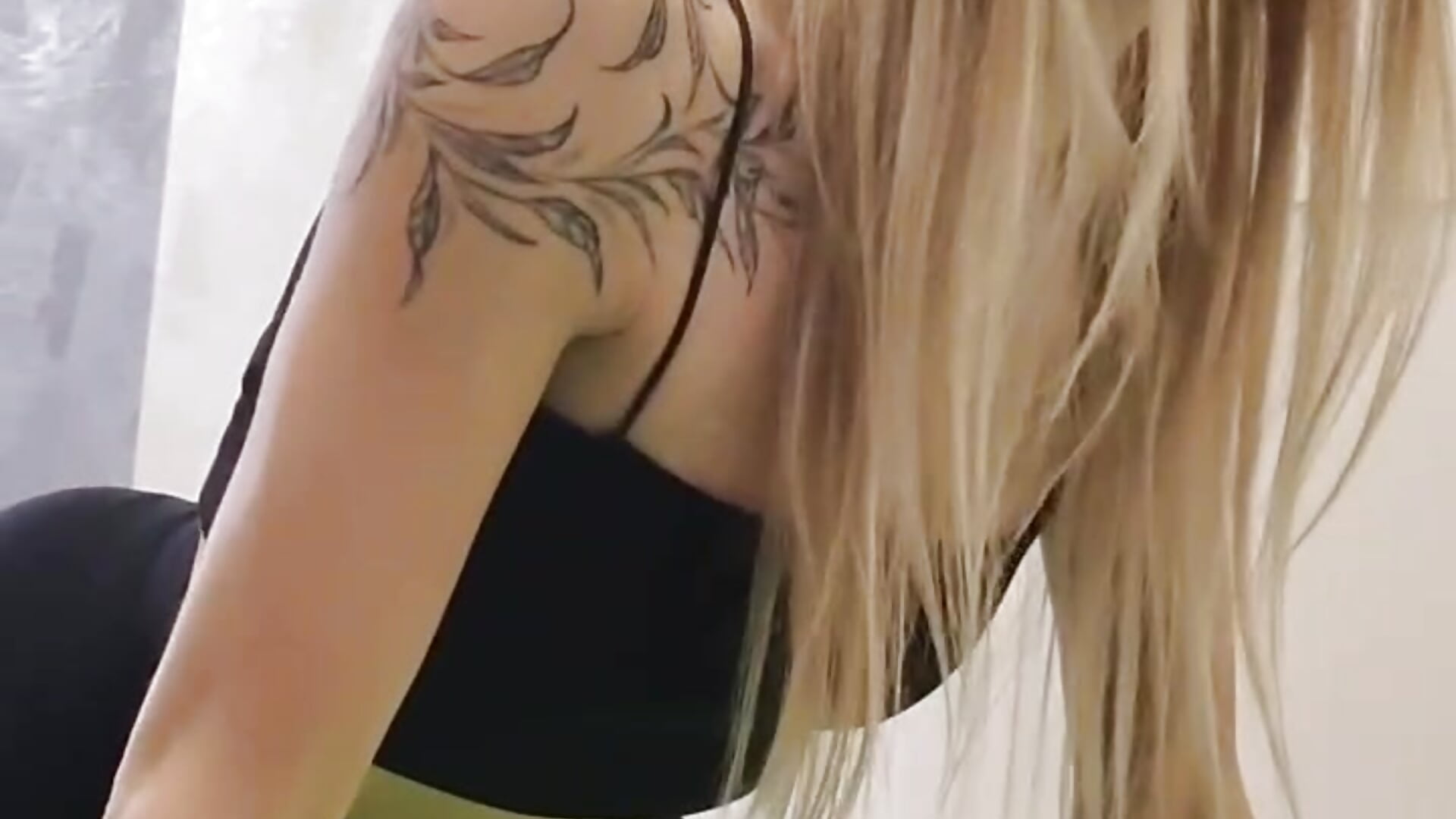 Home training - vidéo du modèle de showcams AlisiaCat