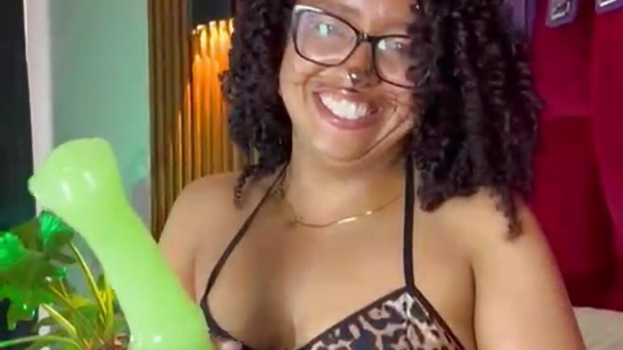 wow, this is my new toy, do you like it?😍😍 - video by 69_artemisa cam model