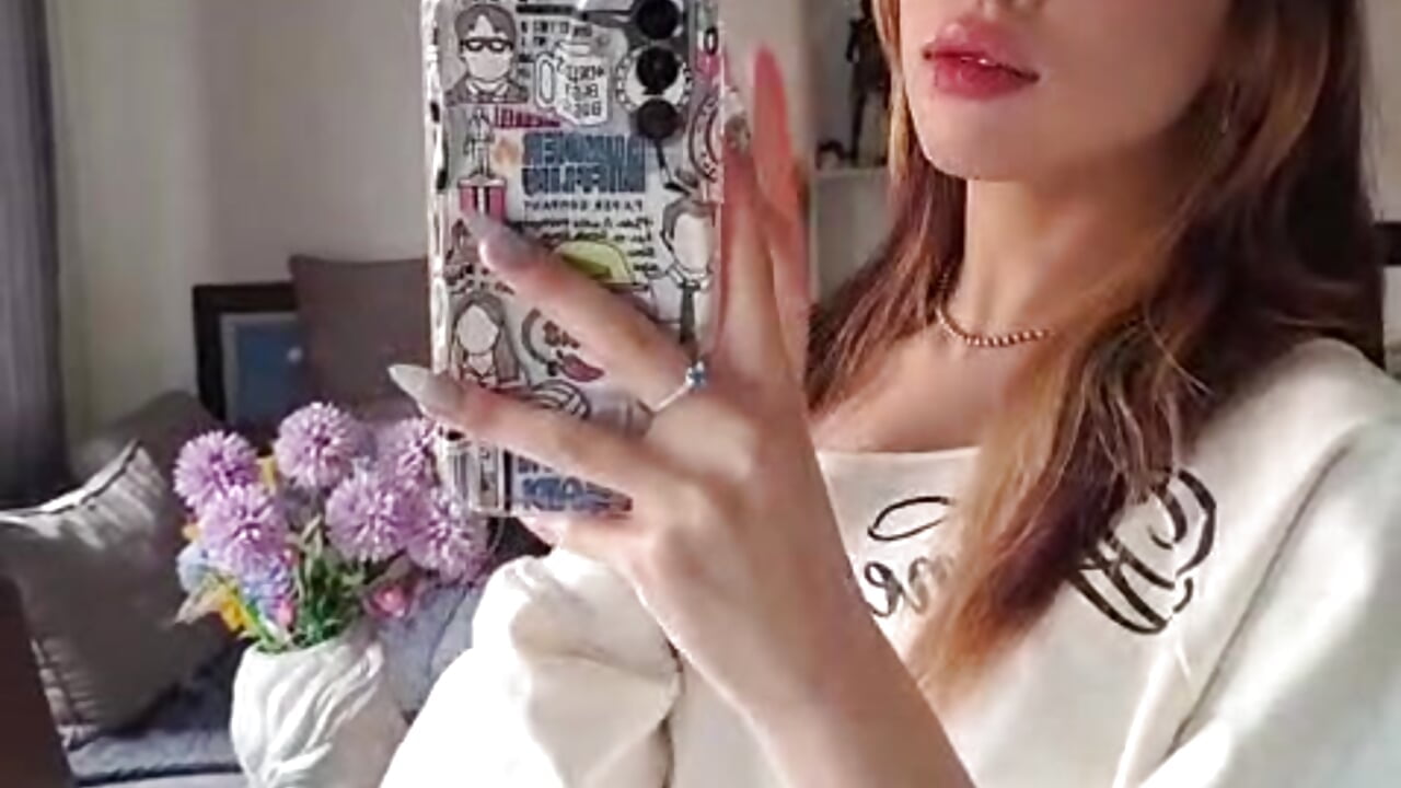 I feel very pretty 👀💕 - video của người mẫu cam Dopamineshots