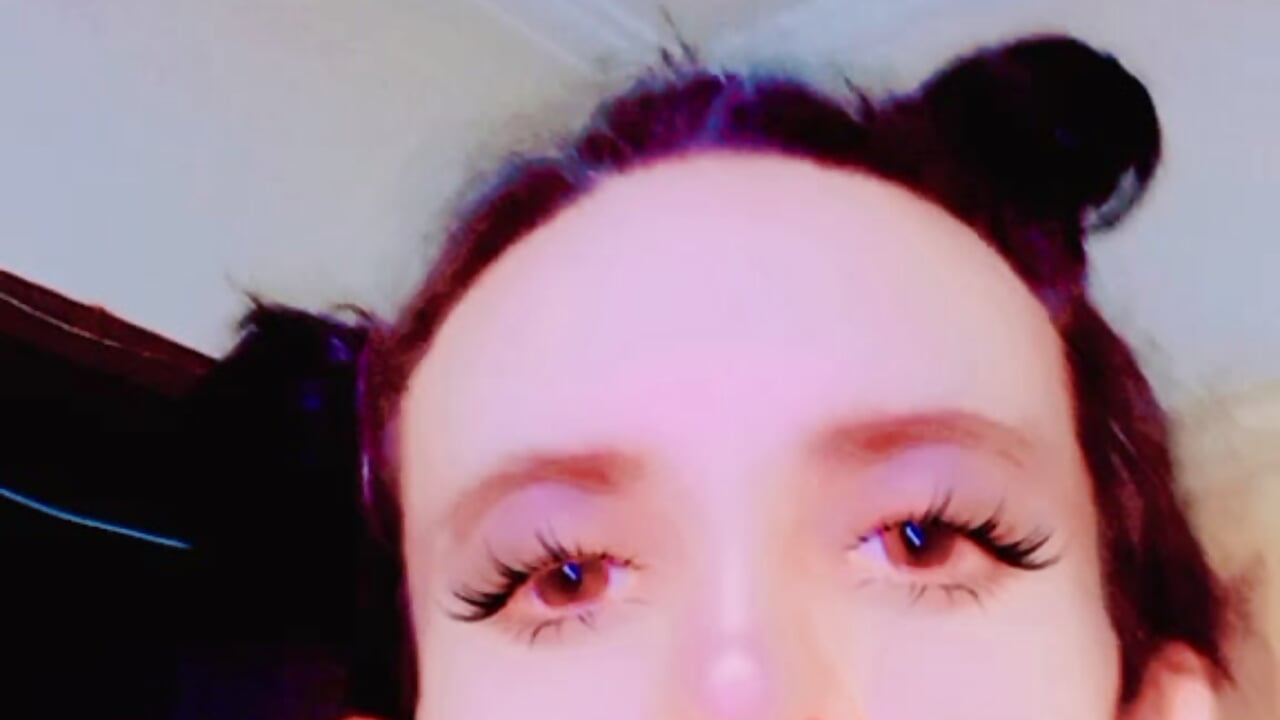 2025-09-17-051032638-18-concat-v – video modela na kameri Danielle57_