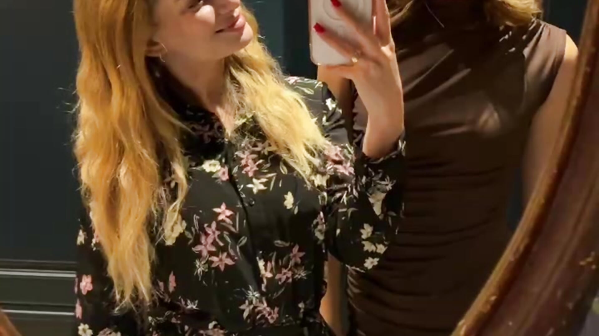 We're just beautiful - video by twoflowersshy cam model