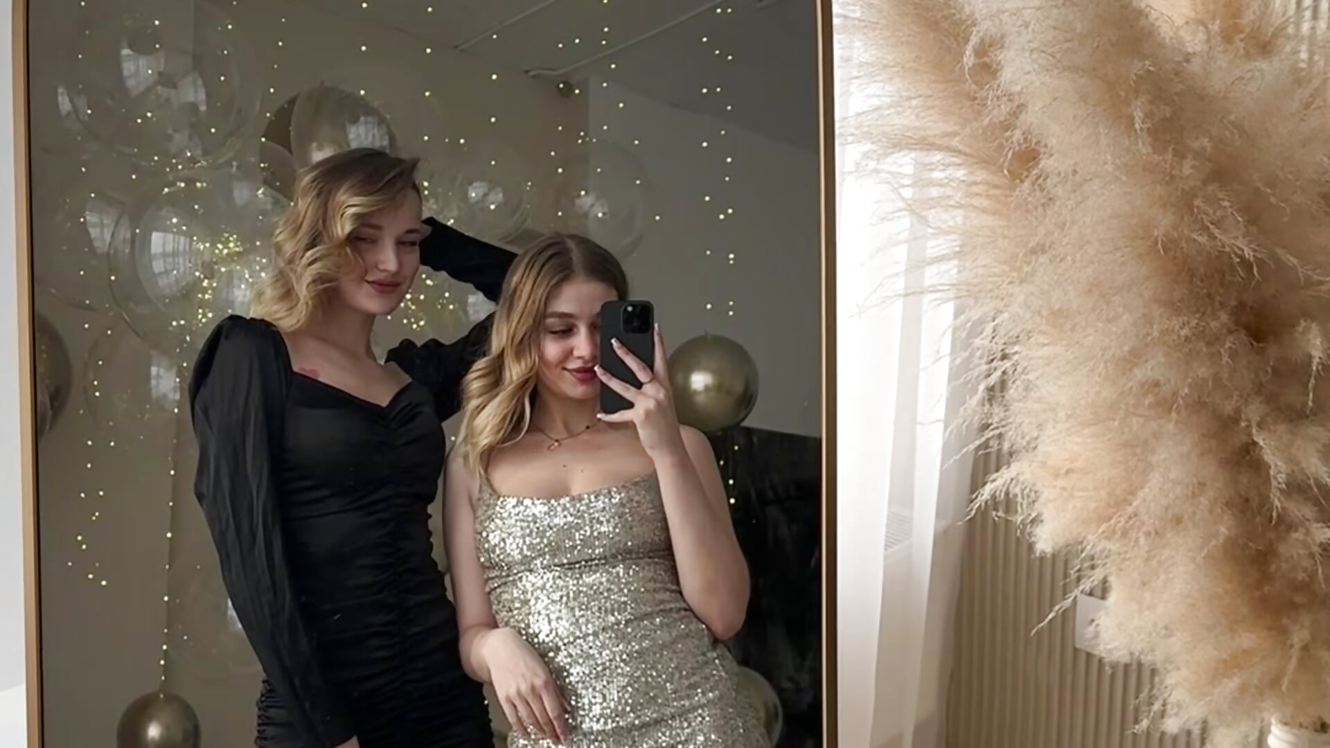 🔥 - video by twoflowersshy cam model