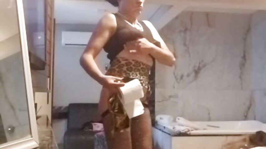 Il lato femminile domina - video oleh transreyna kamera model