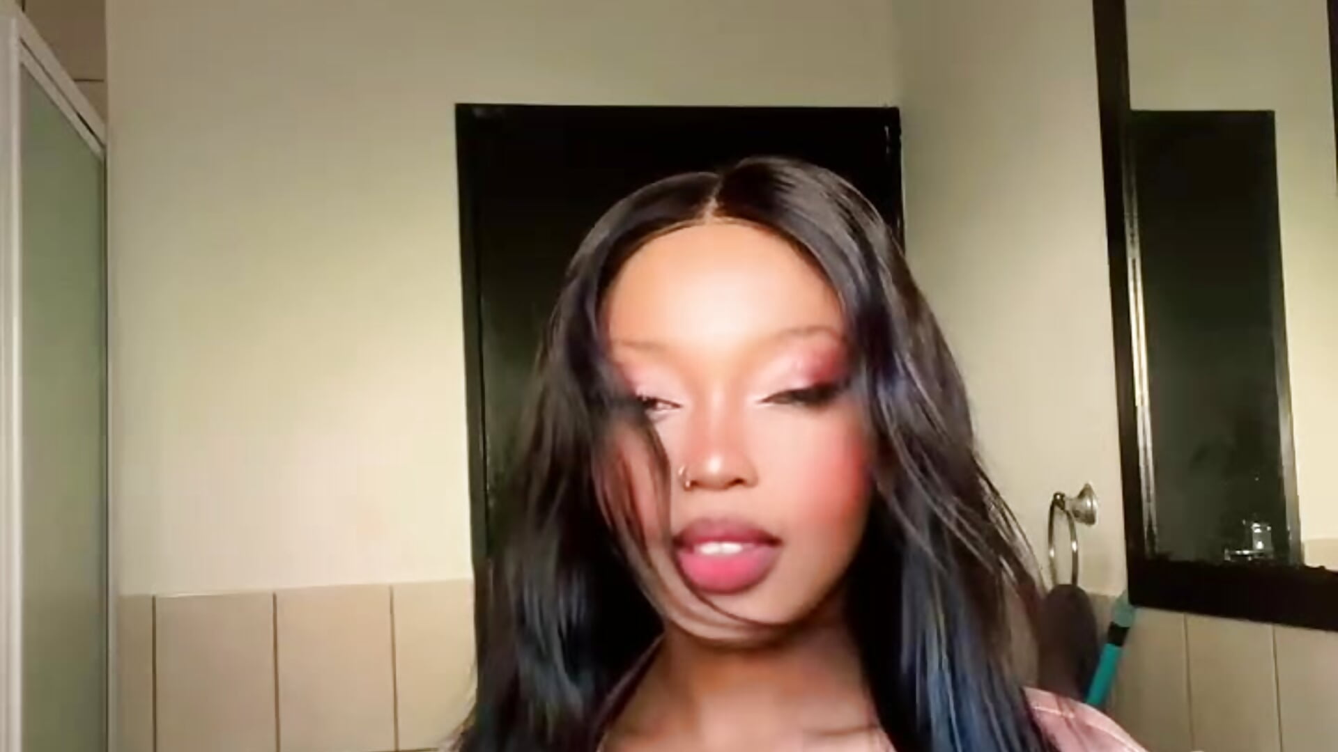 Certified freak , 7 days a week!!!😍－カメラキャストのFun_size86の動画