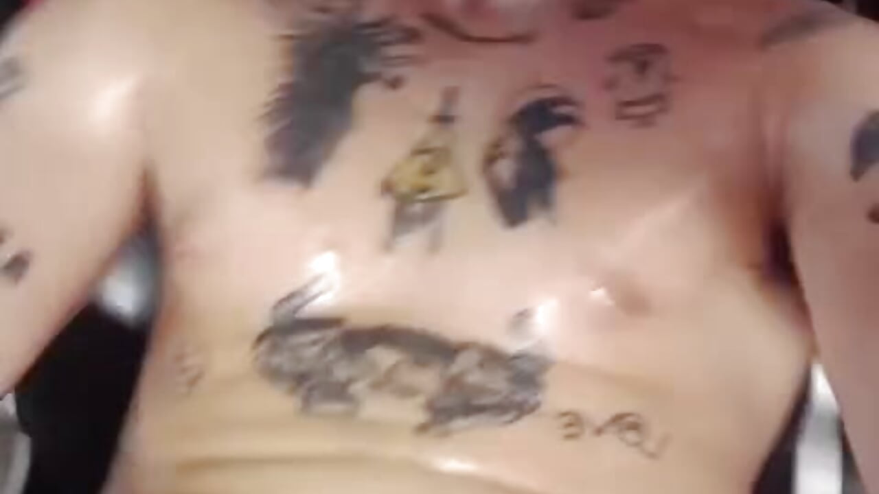 Sweat and fluids - 視頻由 wildthor26 主播提供