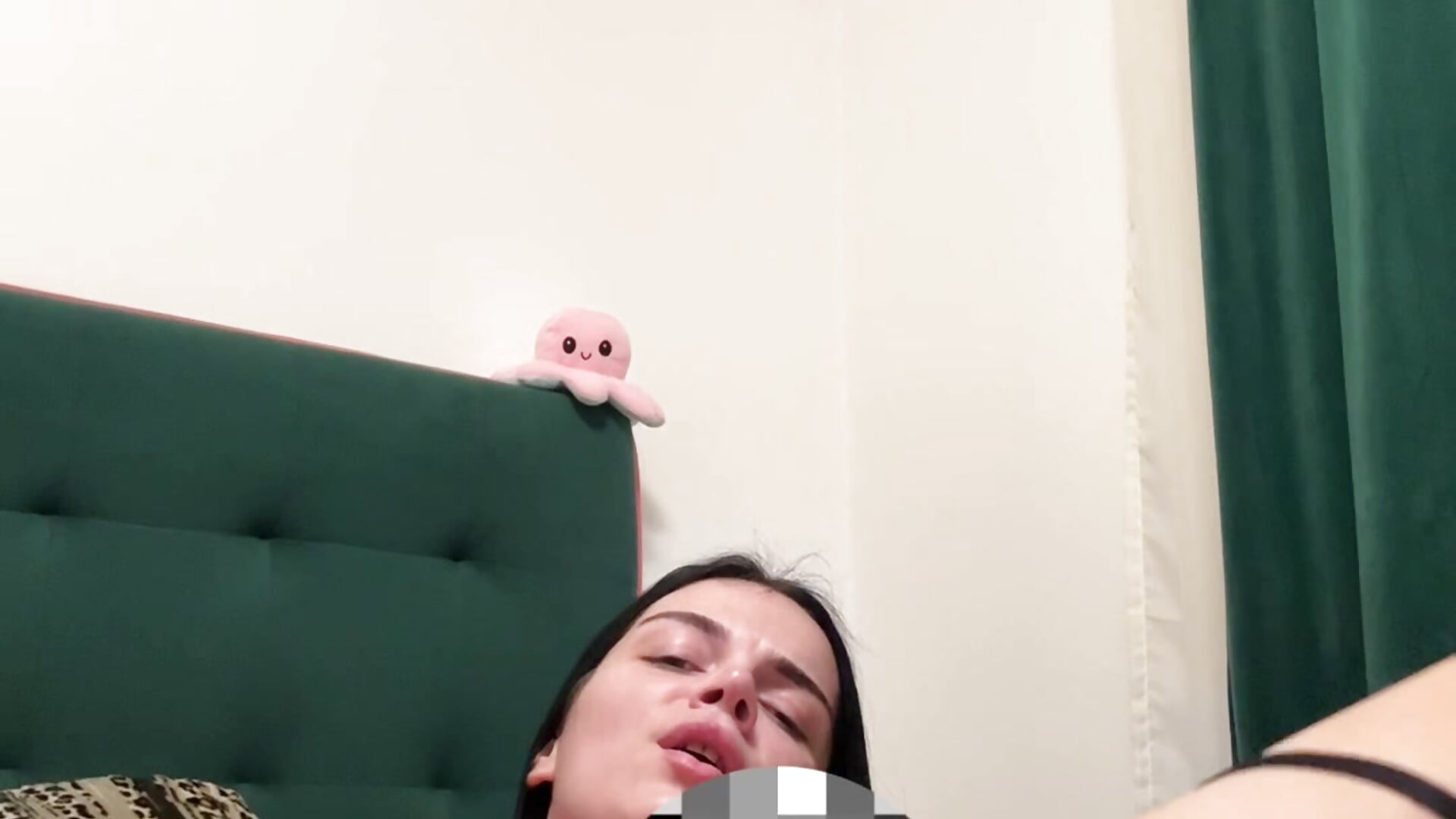 Pssy - clip cu xo_xy model videochat