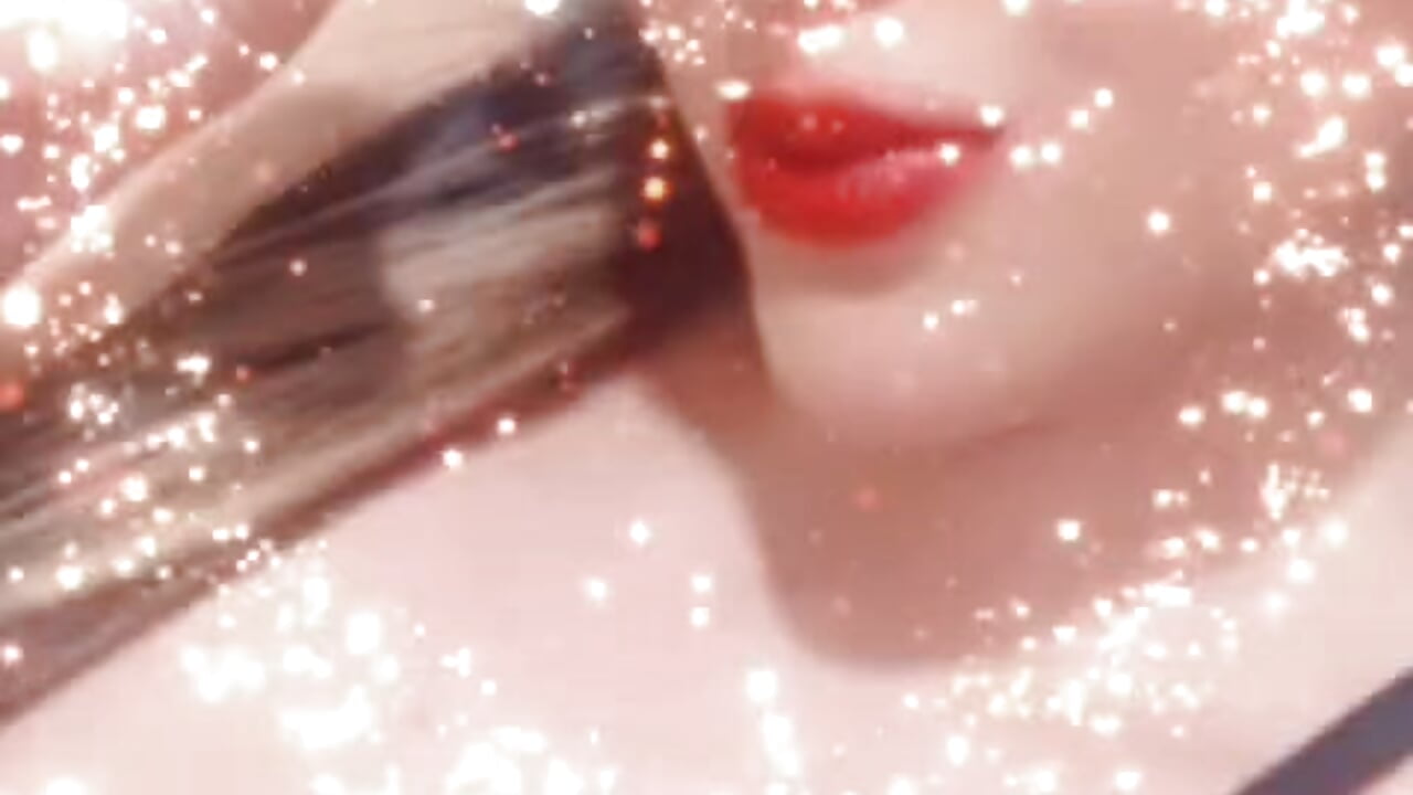 "I don't need reflectors or other people's approval: I shine with my own light, at my own pace and i - video van lindsay-rosee cam-model