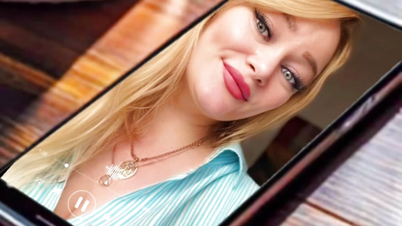 v1c044g50000d45aa97og65k5u67ibh0 - video di Sweet-blonde modella di cam