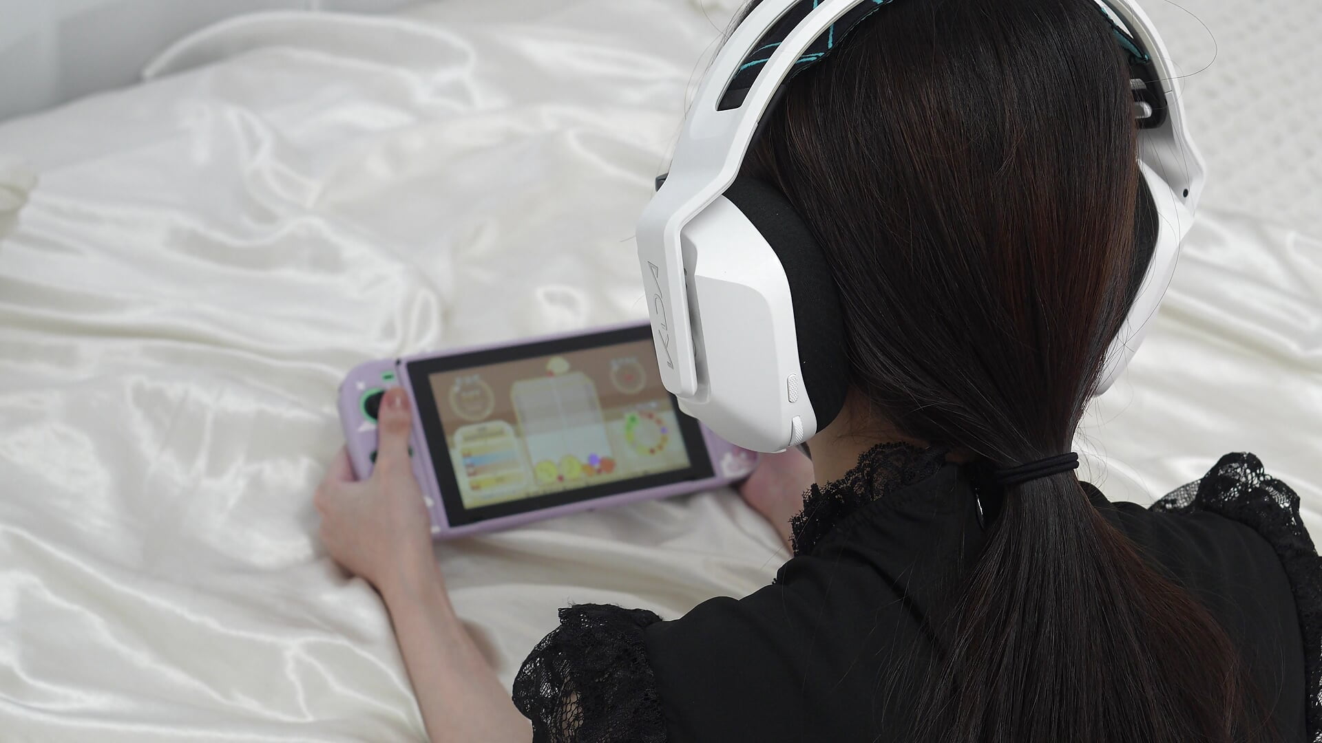 ゲームしているひめちゃん - video by JP_kunni_man cam model