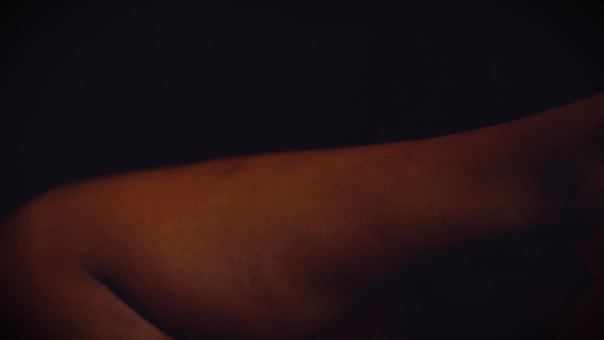 SENSUAL – video modela na kameri AnySugar