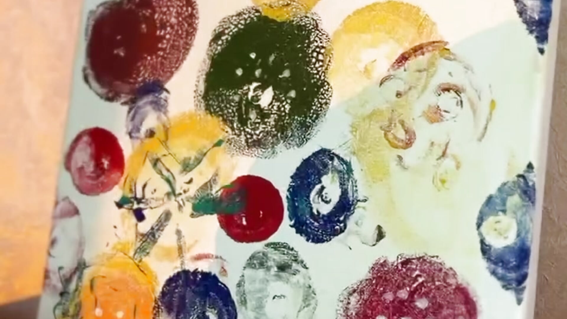 picture painted with boobs - video by Elsie_Cutties cam model