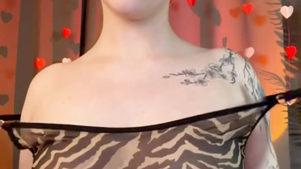 Your tigress😋😝 - video van Elsie_Cutties cam-model