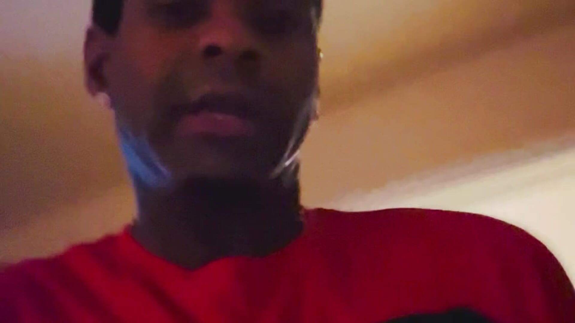 IMG_2485.mov - vídeo de Srevwn modelo de câmara