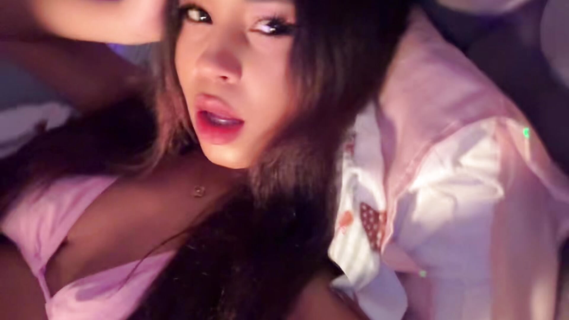 Cute pink vibes🩷🙈 - video av OliviaAshhh cam model