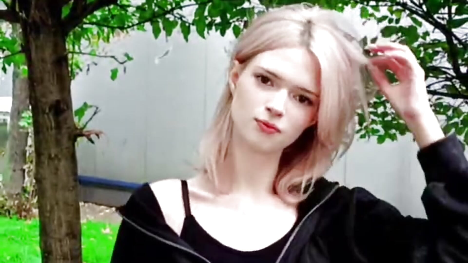 just my vibe - video by LaureMestler cam model