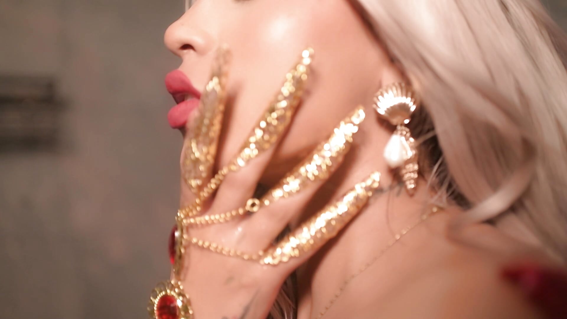 sarah horny !!!! - video od modelky/modela CourtneyRoses