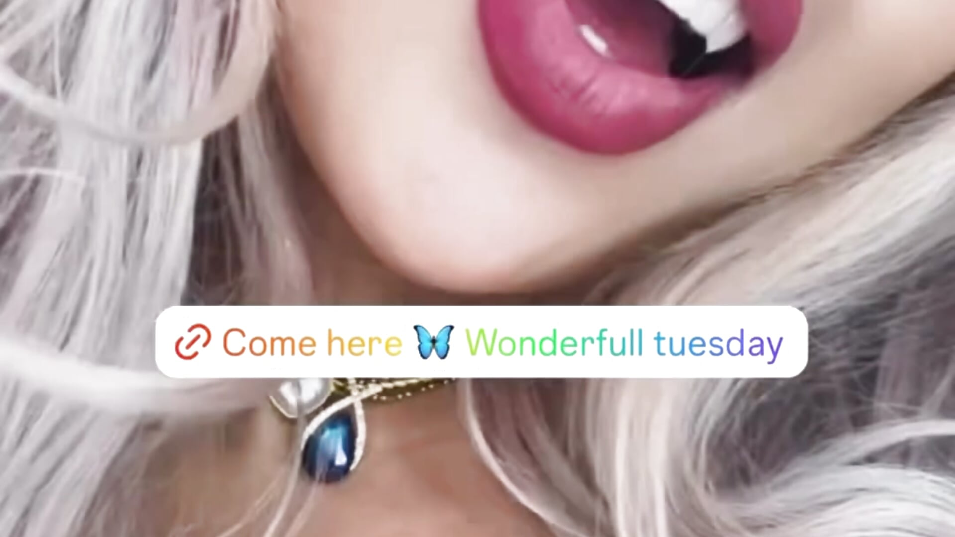 🦋💧💦👀☁️🪽🐬 - video od modelky/modela CourtneyRoses