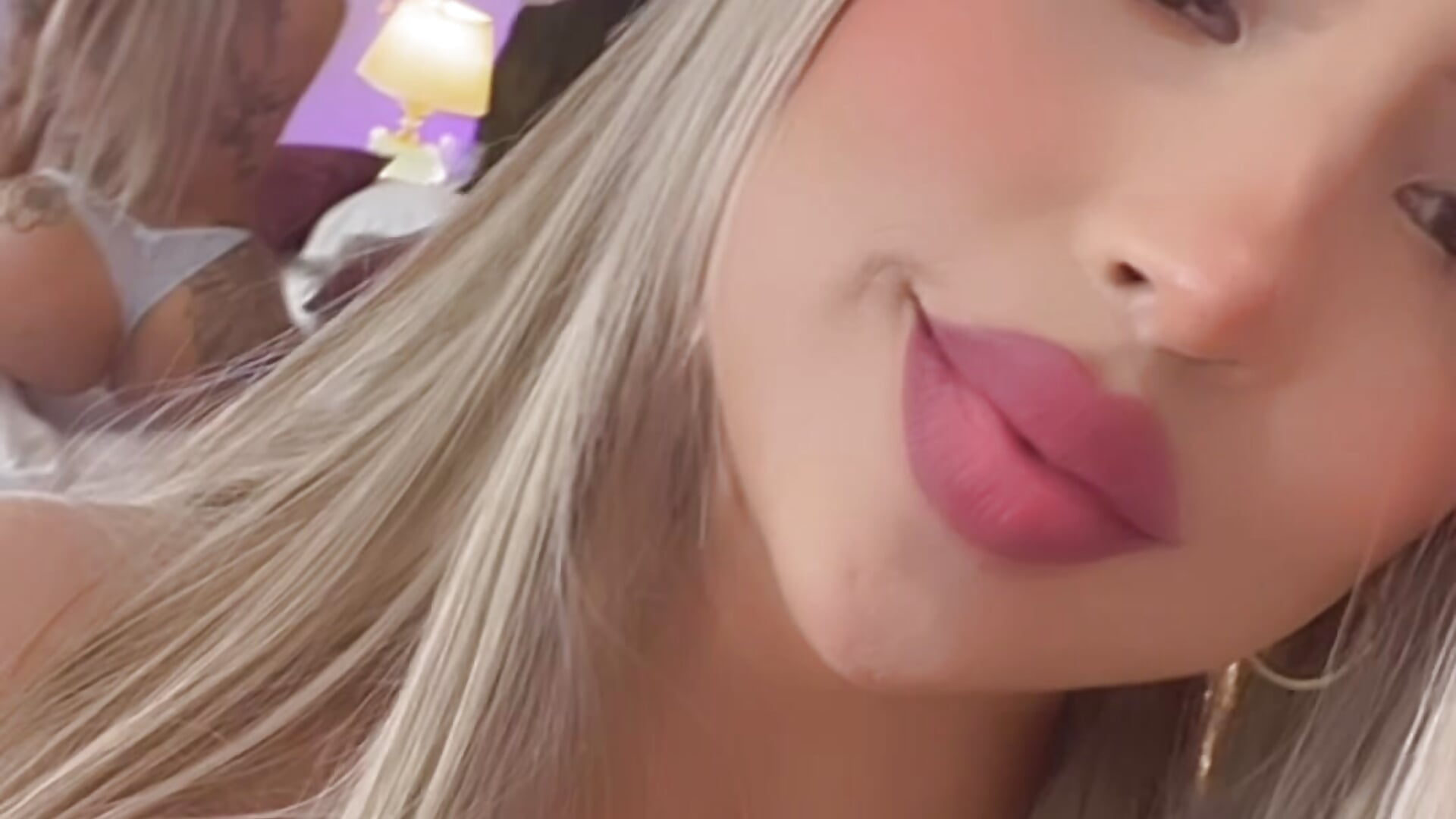 Kiss me here 😍 - video od modelky/modela CourtneyRoses