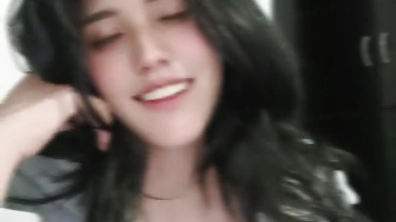 1000287501 - video by annroussse cam model