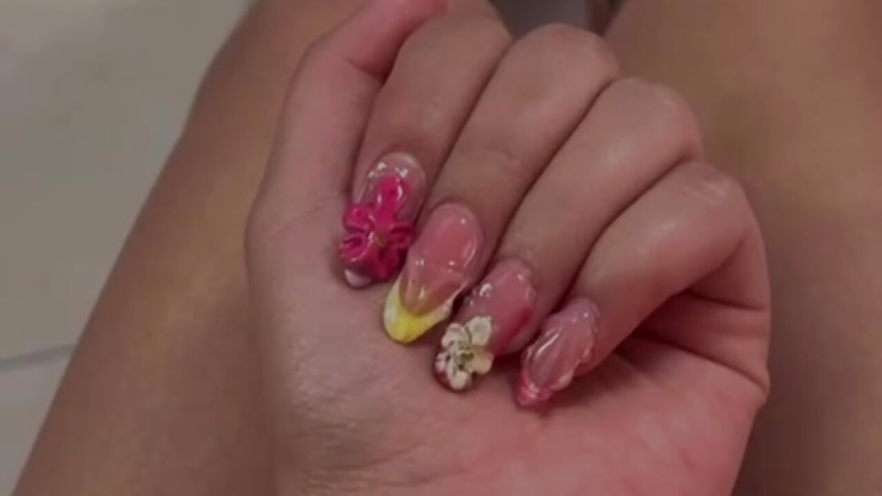 I love having my nails groomed 🥰😘 - video by Mariana_Kalo cam model