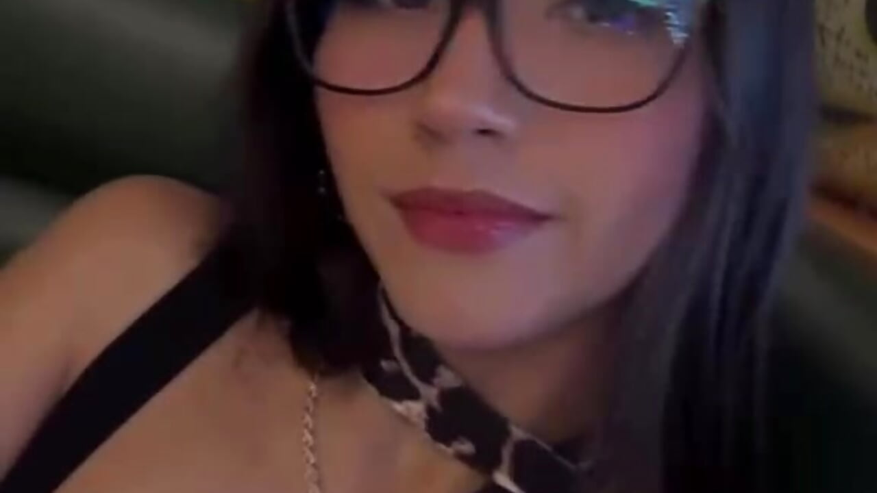 always looking amazing 🐅🐅 - video by Mariana_Kalo cam model