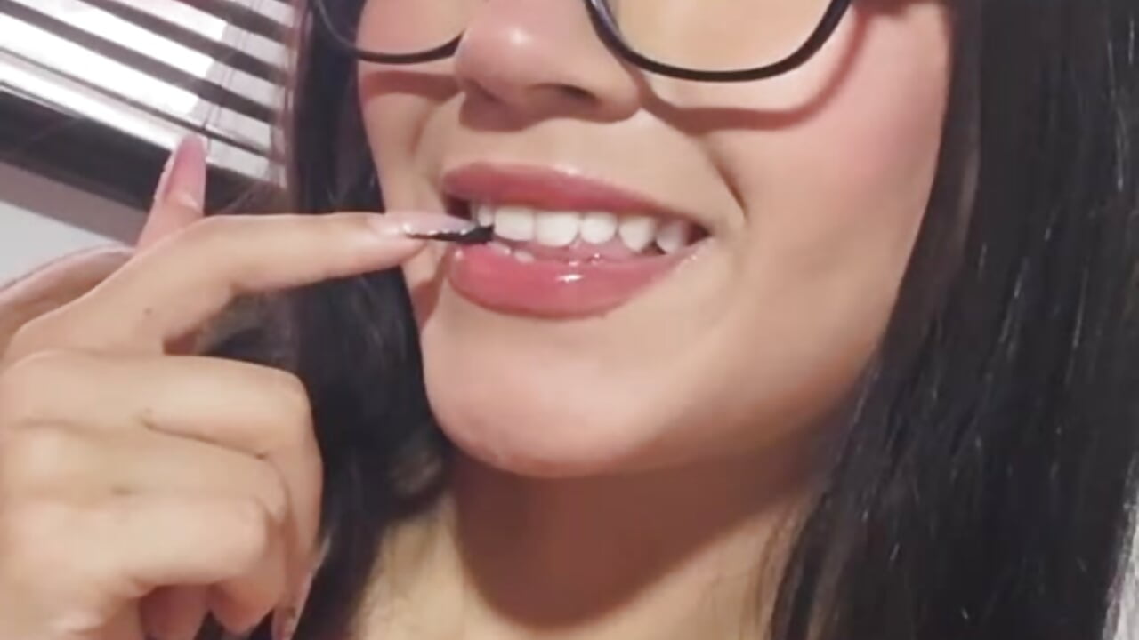 Play with me...if you can keep up - video by Mariana_Kalo cam model