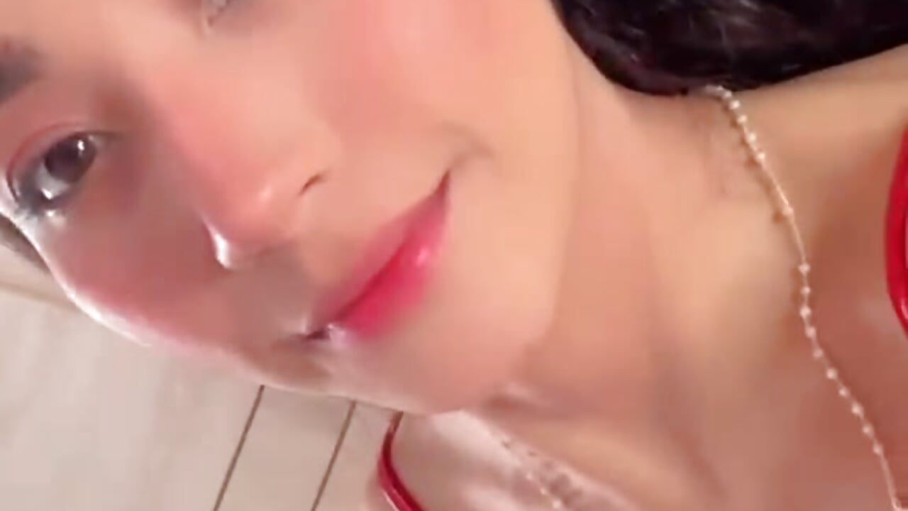 Sometimes I smile... and other times I provoke - video by Mariana_Kalo cam model