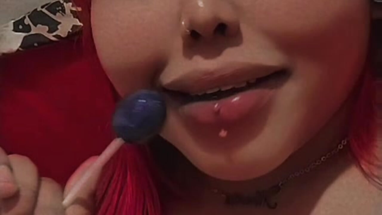 I like to suck and please my daddy 🥰😏 - video by _Thalia_Hot_ cam model