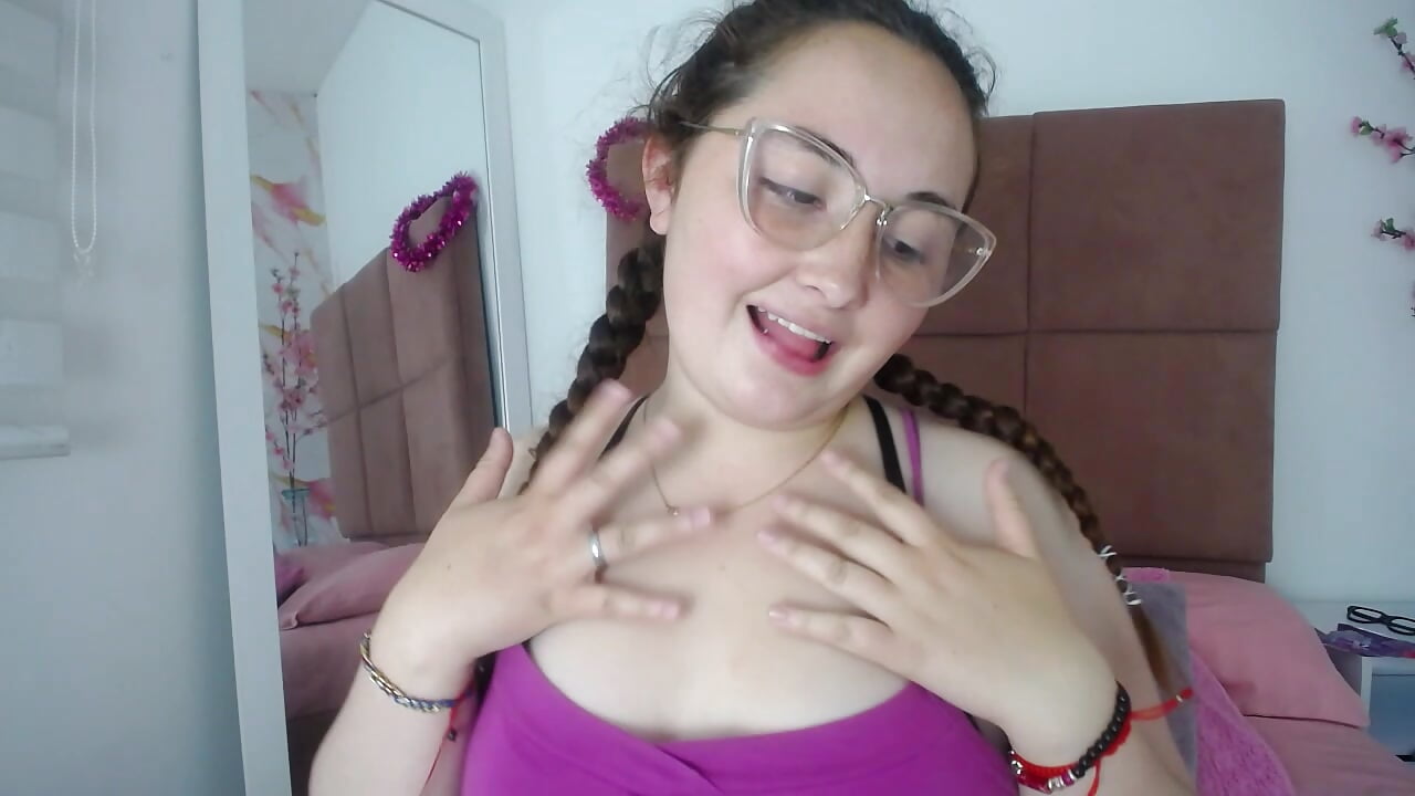 😋 - video by Vic_Taylor cam model