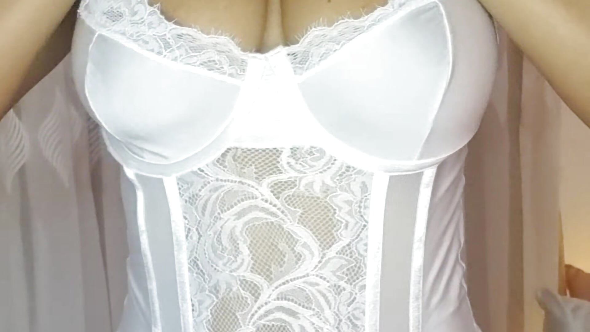 Closer to you - video di Jade_Thonson1 modella di cam