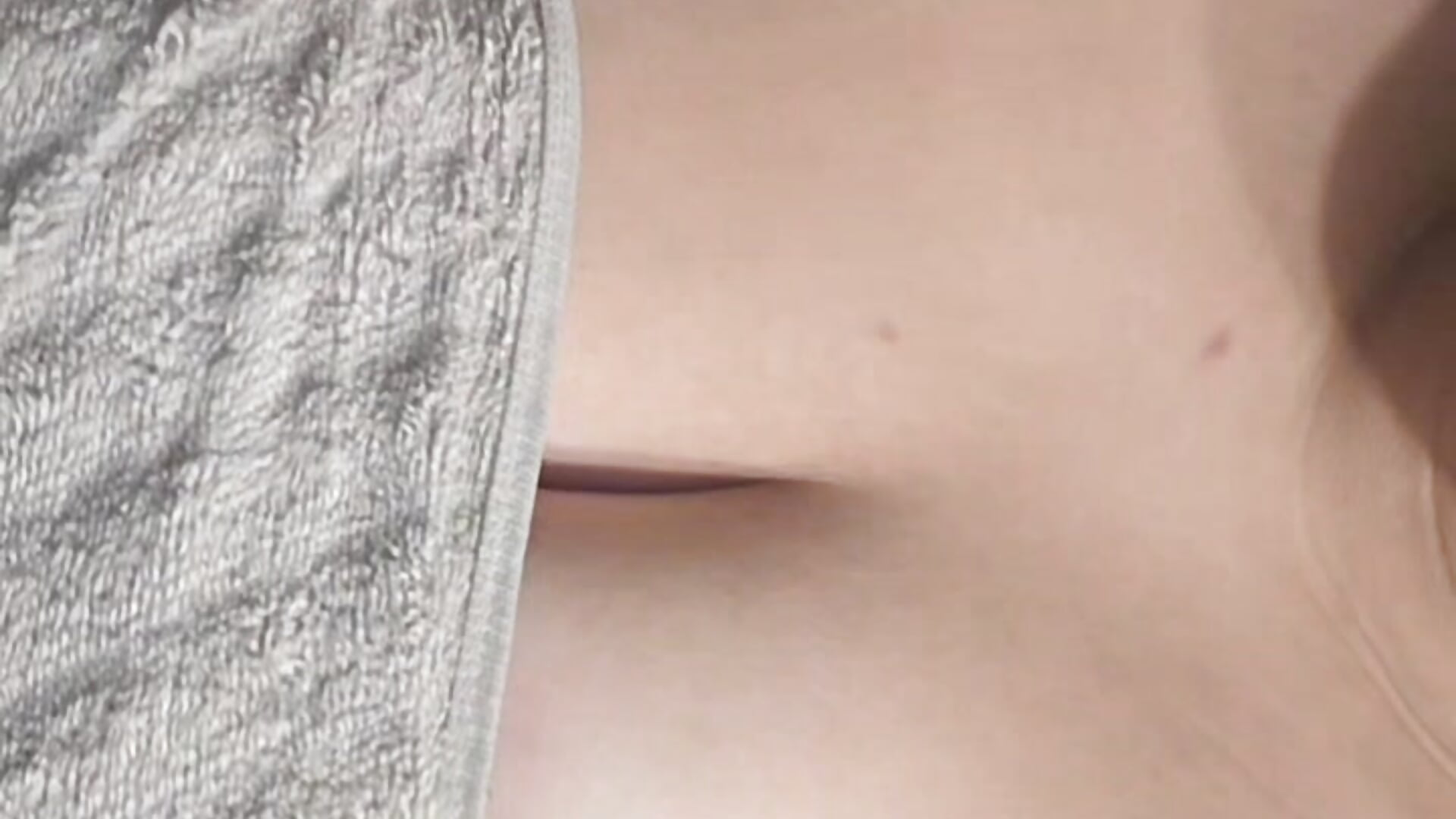 Oops - video by Peachy010 cam model