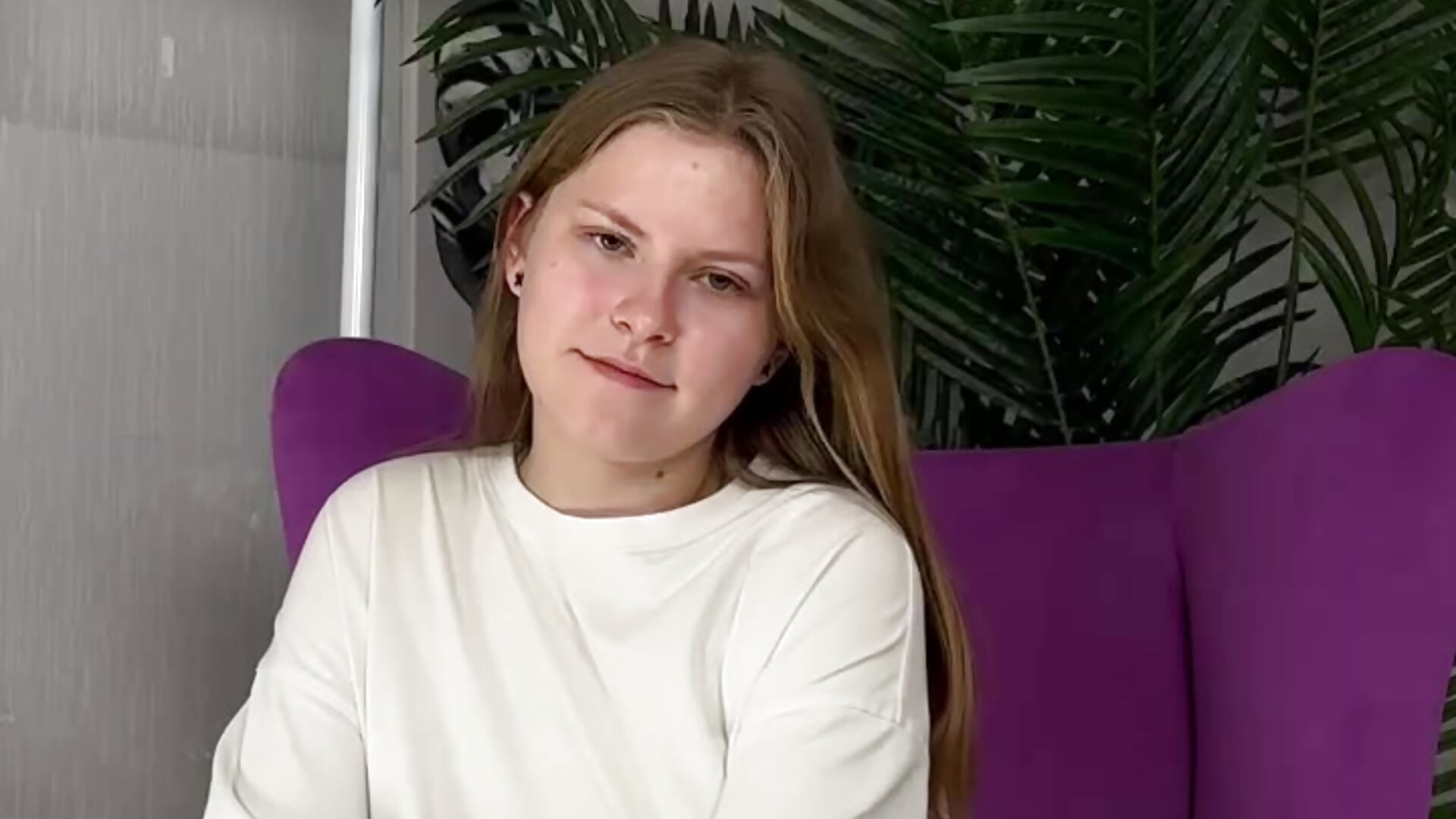 It's me - video by EarleanMottai cam model