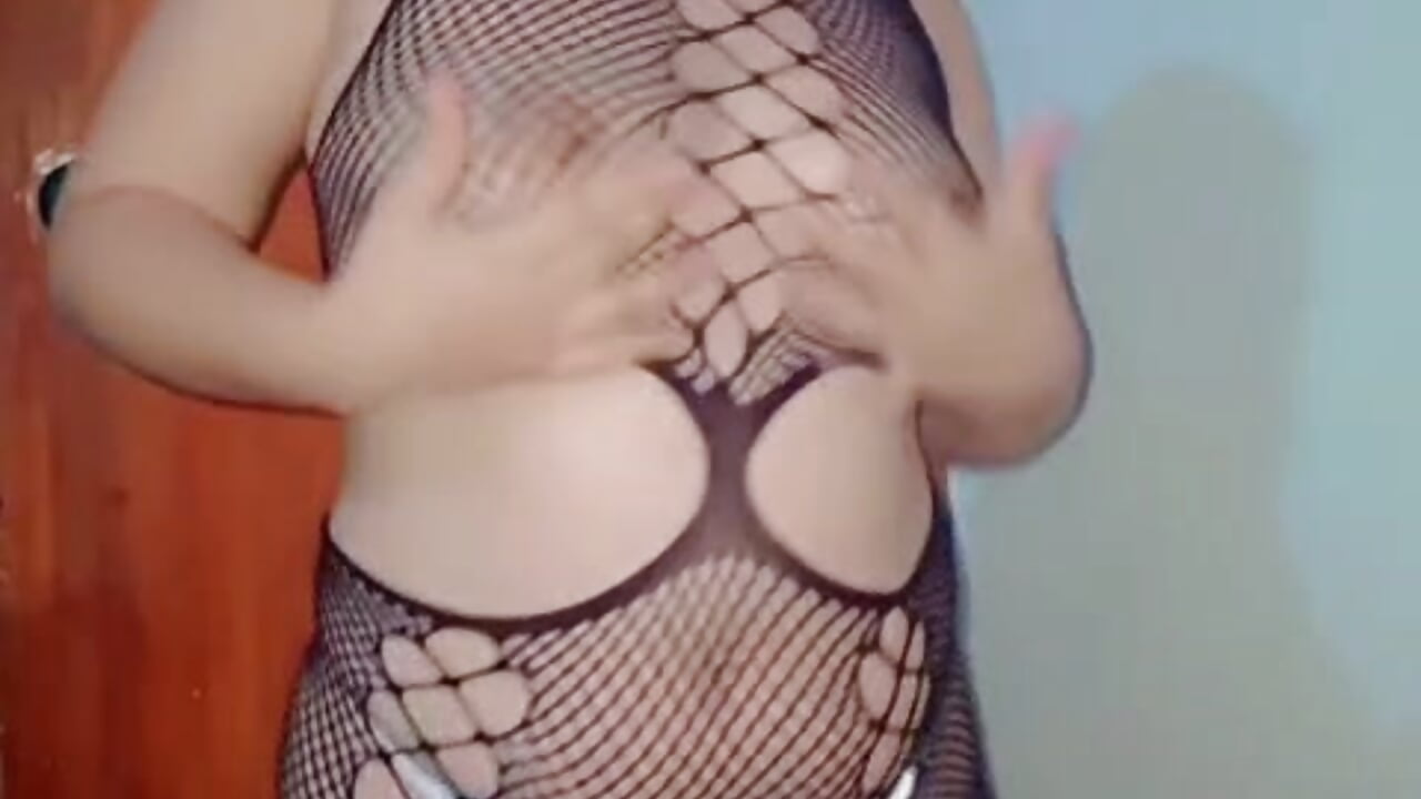 WhatsApp Video 2025-09-22 at 6,57,54 PM - video by hot-mom22 cam model