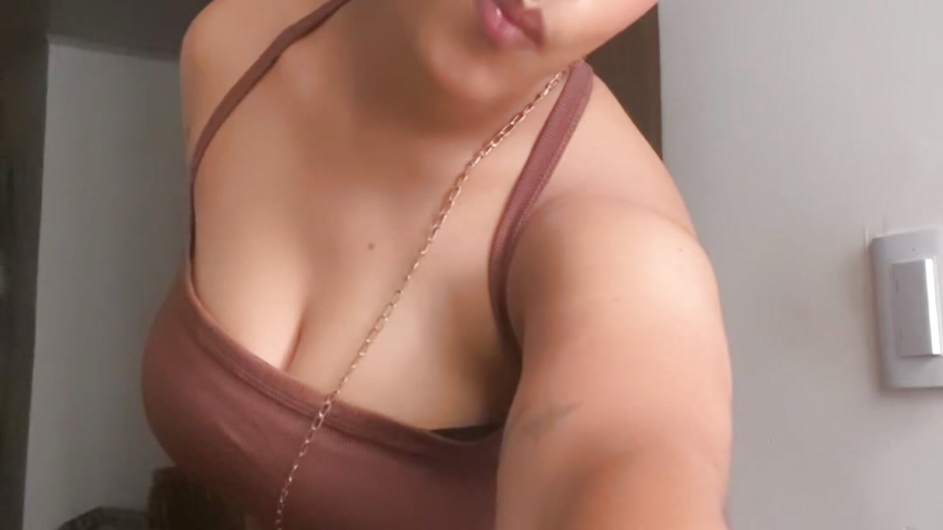 Outfit of the day🙂 - video của người mẫu cam Kittybrown18