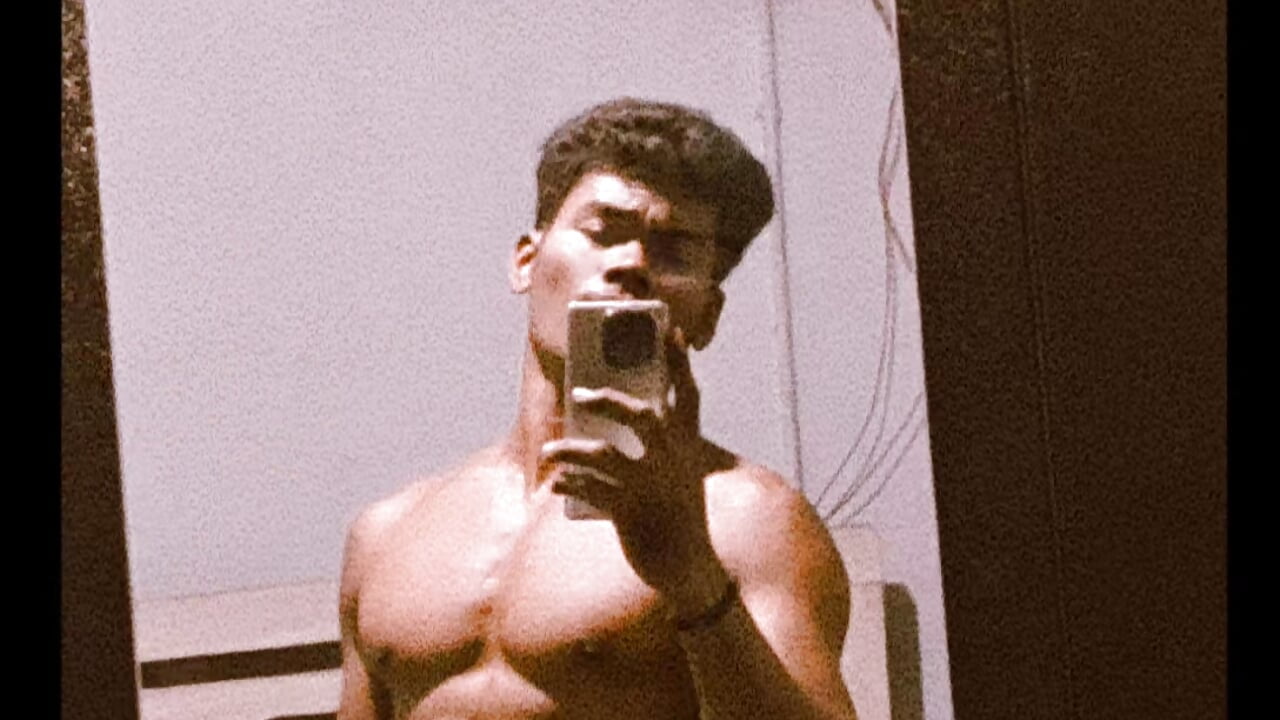bhaanuprataapp: Vídeo de Modelo Webcam en Tendencia 3169